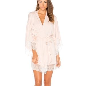 NWT Homebodii robe